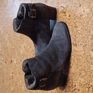 Luca Grossi Italian Gray Suede Zip Ankle Boots W/ Vibram Soles Women's Size 38